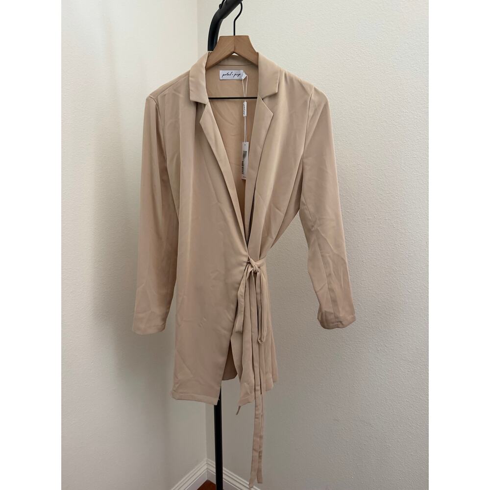 New petal & pup sumit blazer dress beige size L - Picture 2 of 5